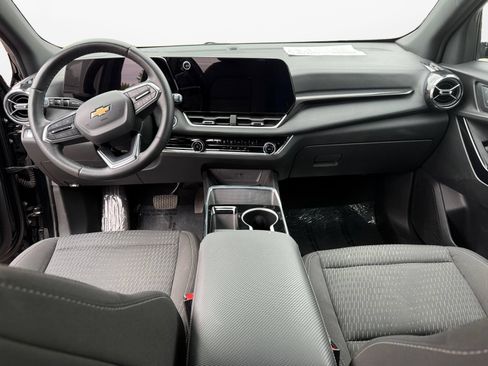 Used 2025 Chevrolet Equinox LT AWD/4WD image 11