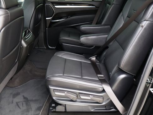 Certified 2025 Cadillac Escalade ESV Luxury image 26