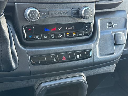 Used 2026 RAM ProMaster 2500 w/ Convenience Group FWD image 19