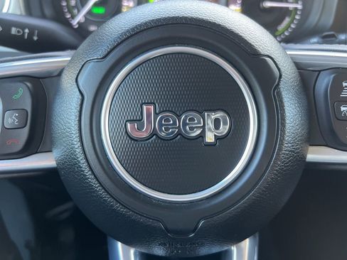 Used 2025 Jeep Wrangler Unlimited Sahara AWD/4WD image 52