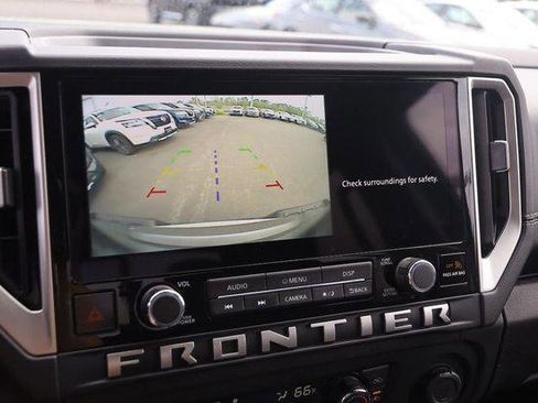 Used 2025 Nissan Frontier SV w/ SV Convenience Package RWD image 17