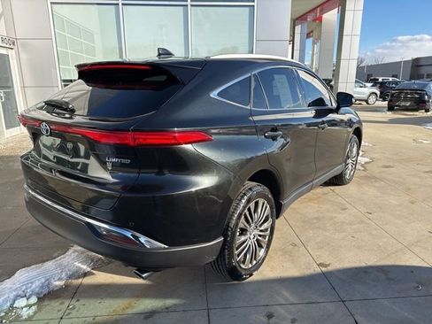 Used 2023 Toyota Venza Limited image 7