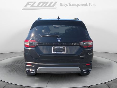 Certified 2024 Honda Pilot Touring image 6