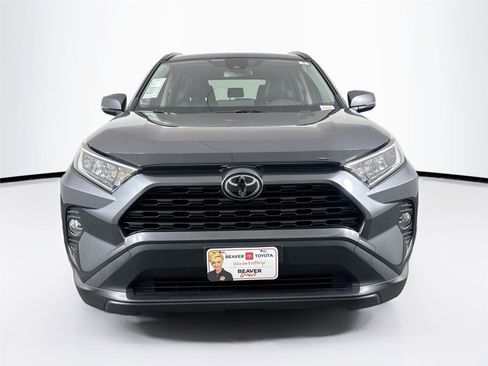 Used 2019 Toyota RAV4 XLE Premium image 7