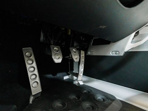 Used 2006 Ford GT image 69