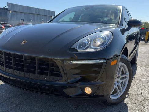 Used 2017 Porsche Macan AWD/4WD image 2