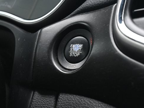 Used 2017 Jeep Grand Cherokee Altitude AWD/4WD image 14