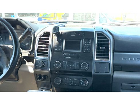 Used 2018 Ford F350 XLT AWD/4WD image 13