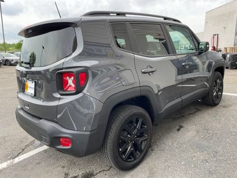 Used 2023 Jeep Renegade Altitude w/ Sun/Sound Group AWD/4WD image 5