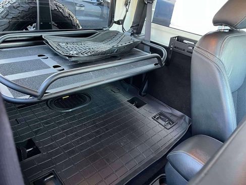 Used 2017 Jeep Wrangler Sahara image 17