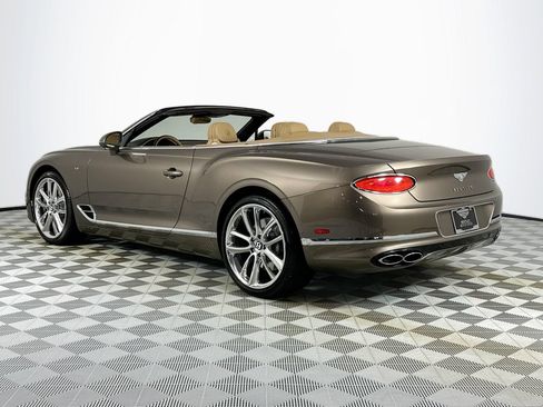 Used 2021 Bentley Continental GT image 3