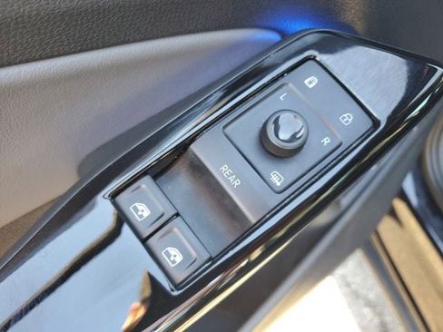 Certified 2023 Volkswagen ID.4 Pro S AWD/4WD image 15