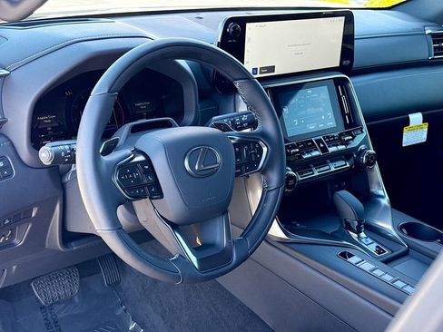 New 2025 Lexus LX 700h Luxury image 25
