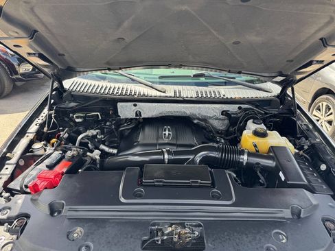 Used 2015 Lincoln Navigator 4WD w/ Equipment Group 101A Reserve image 17