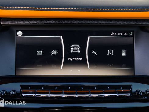 Used 2023 Rolls-Royce Cullinan w/ Cullinan Package image 25