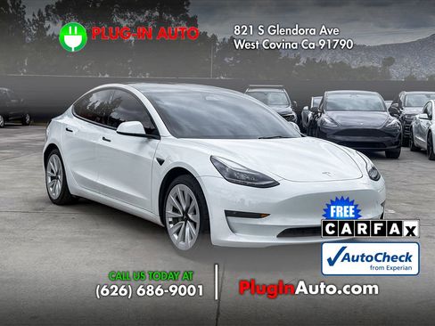 Used 2023 Tesla Model 3 Standard Range RWD image 3