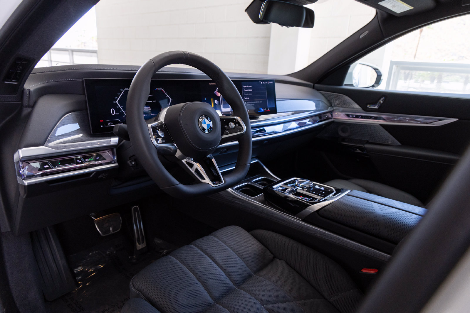 Certified 2025 BMW 760i xDrive AWD/4WD image 16