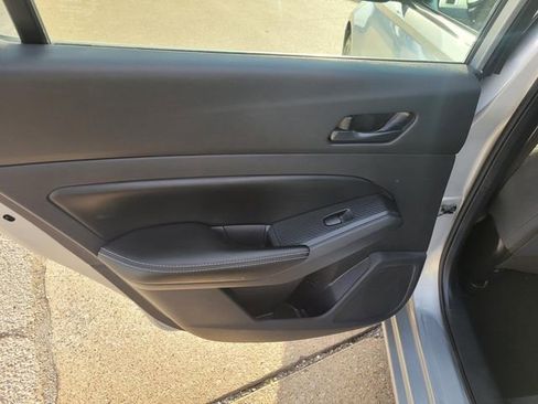 Used 2024 Nissan Altima 2.5 SV image 14