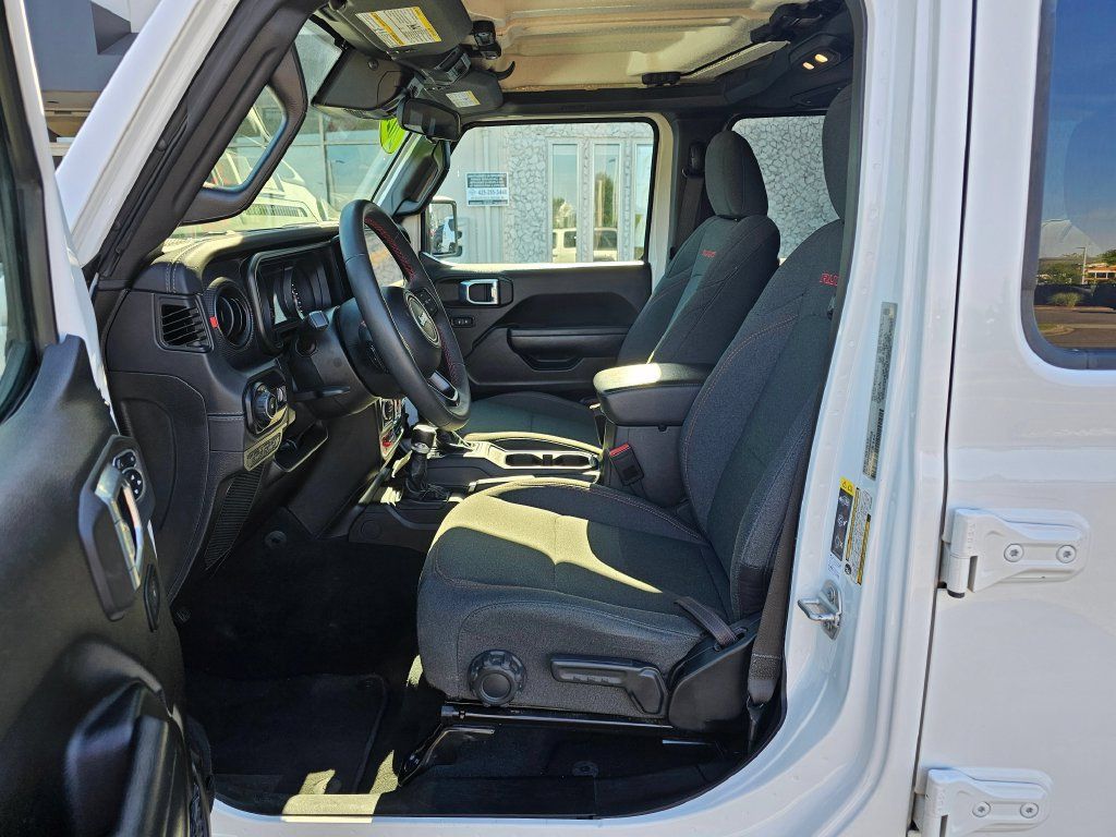 Used 2025 Jeep Wrangler Unlimited Rubicon AWD/4WD image 20