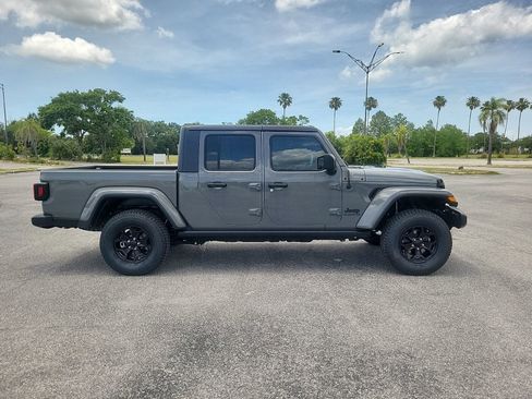 Used 2021 Jeep Gladiator Sport AWD/4WD image 5