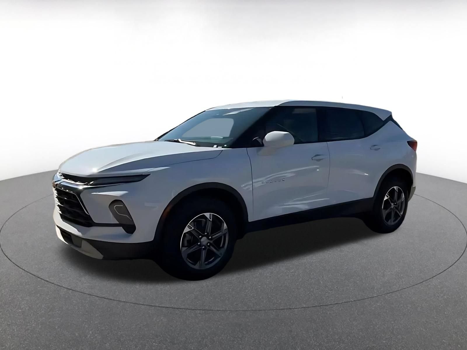 Used 2026 Chevrolet Blazer LT FWD image 6