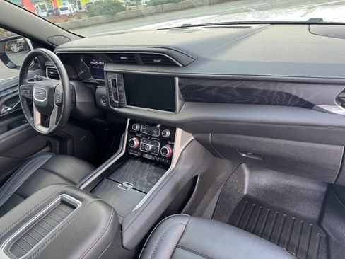 Used 2021 GMC Yukon Denali w/ Denali Premium Package image 19