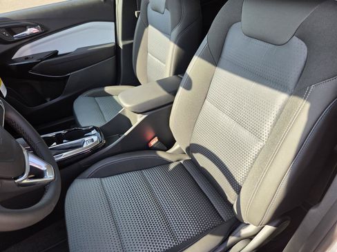 New 2026 Chevrolet Trax LT w/ Driver Confidence Package FWD image 14