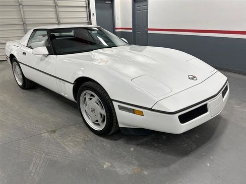 Used 1989 Chevrolet Corvette Convertible image 2