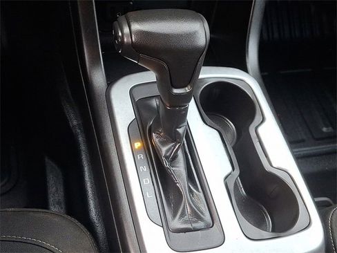 Used 2020 Chevrolet Colorado LT w/ Safety Package image 14