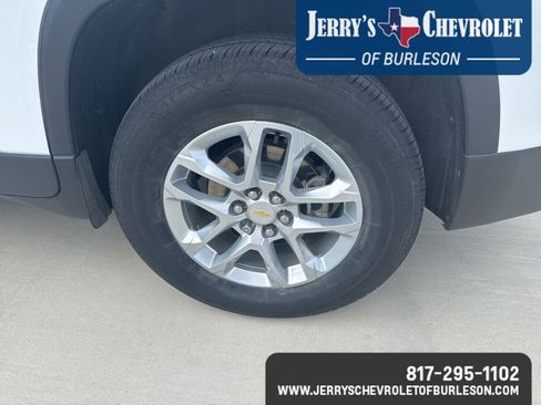 Used 2021 Chevrolet Traverse LS w/ LPO, Floor Liner Package FWD image 8