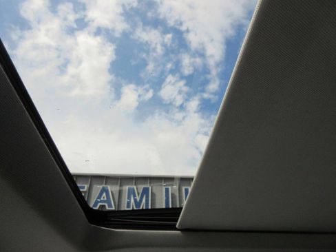 Used 2022 Ford Explorer Limited w/ Equipment Group 301A image 27