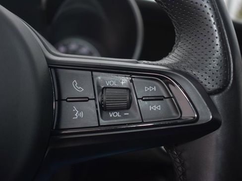 Used 2021 Alfa Romeo Giulia Sprint w/ Sun & Sound Package image 21