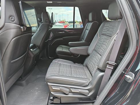 Used 2024 Cadillac Escalade Sport Platinum w/ LPO, ONYX Package AWD/4WD image 20
