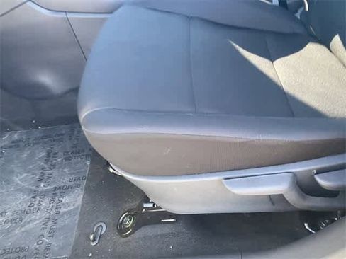 New 2025 Nissan Kicks Play S image 18