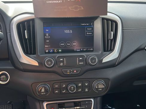 Certified 2024 GMC Terrain SLT image 20