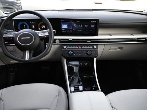 Certified 2025 Hyundai Tucson SE FWD image 25