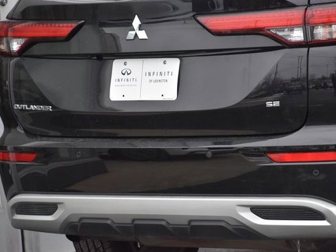 Used 2024 Mitsubishi Outlander SE image 28