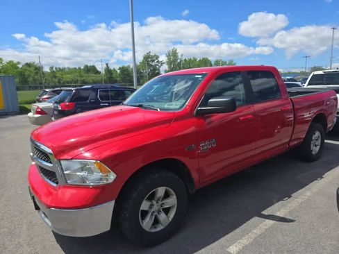 Used 2019 RAM 1500 Classic SLT AWD/4WD image 2