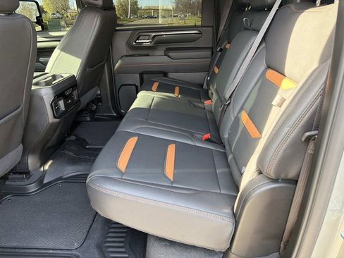 Used 2024 GMC Sierra 2500 AT4 w/ Technology Package image 16