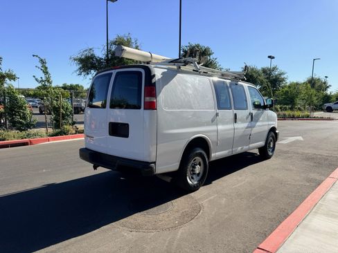 Used 2015 Chevrolet Express 2500 RWD image 12