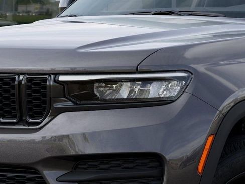 New 2025 Jeep Grand Cherokee Altitude AWD/4WD image 10