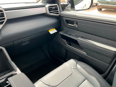 New 2026 Toyota Tundra Limited AWD/4WD image 10