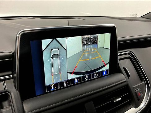 Used 2023 Chevrolet Suburban Z71 w/ Luxury Package image 30