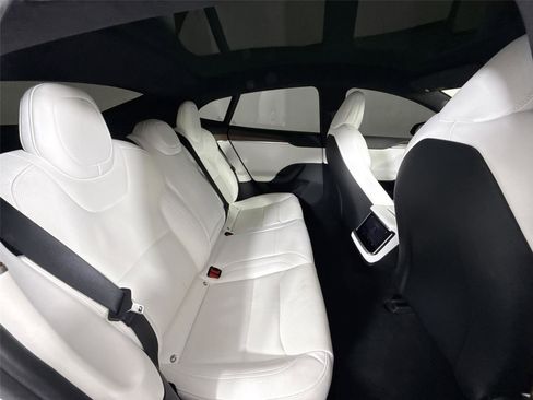 Used 2022 Tesla Model S image 38