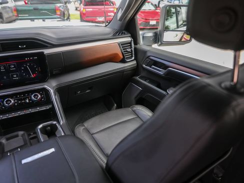 Used 2024 GMC Sierra 3500 Denali w/ Denali Reserve Package AWD/4WD image 24