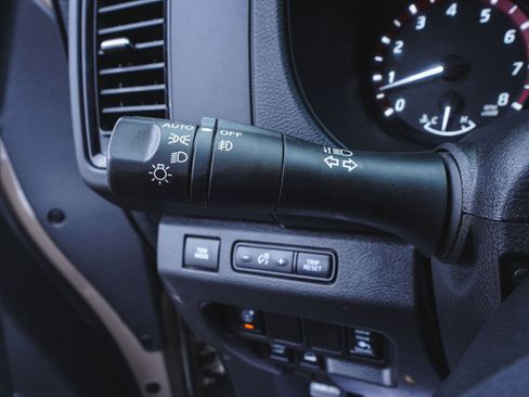 Used 2022 Nissan Frontier PRO-4X image 21