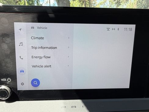 Used 2024 Toyota Prius XLE FWD image 25