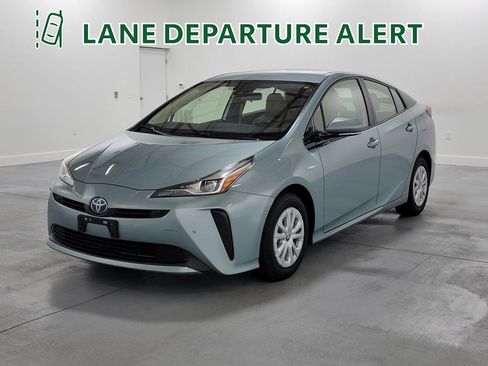 Used 2020 Toyota Prius image 3