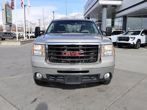 Used 2008 GMC Sierra 2500 SLT w/ Z71 Off-Road Package image 9