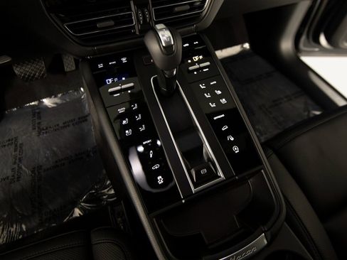 New 2026 Porsche Macan S image 22